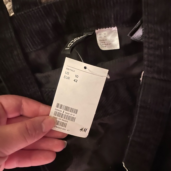 H&M black overall dress SZ 10 - Picture 2 of 2